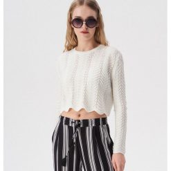 Ażurowy sweter - Kremowy. Swetry damskie Sinsay. Za 59.99 zł.