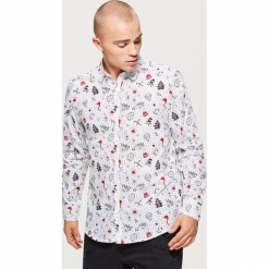 Koszula z motywem świątecznym - Biały. Białe koszule męskie Cropp. Za 69.99 zł.