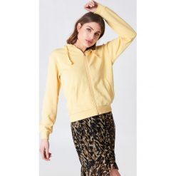 NA-KD Basic Bluza basic z kapturem - Yellow. Bluzy damskie marki NA-KD Basic. W wyprzedaży za 40.38 zł.