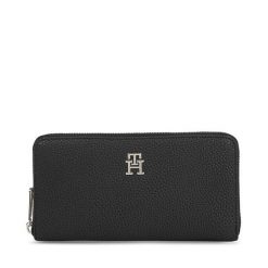 Portfel Tommy Hilfiger. Czarne portfele damskie Tommy Hilfiger, bez wzorów. Za 229.99 zł.