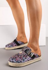 Czarne Klapki z Ekozamszu z Oryginalnym Wzorem i Klamrą Nirable. Czarne klapki damskie Renee, bez wzorów, boho, bez obcasa, na płaskiej podeszwie. Za 89.99 zł.