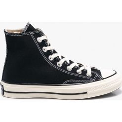 Converse - Trampki. Czarne trampki i tenisówki damskie Converse, bez wzorów, z gumy, bez zapięcia. W wyprzedaży za 299.90 zł.