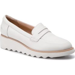 Półbuty CLARKS - Sharon Ranch 261406514 White. Półbuty damskie marki Clarks. Za 349.00 zł.