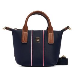 Torebka Tommy Hilfiger. Niebieskie torebki do ręki damskie Tommy Hilfiger, bez wzorów, klasyczne, bez dodatków. Za 369.99 zł.