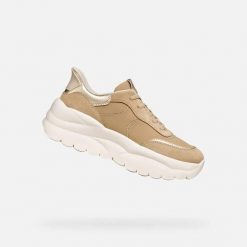 Buty sportowe damskie Geox Xtors Plus. Brązowe obuwie sportowe damskie Geox, bez wzorów, z gumy. Za 451.50 zł.
