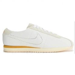 Buty do chodzenia damskie Nike Cortez. Białe obuwie sportowe damskie Nike, bez wzorów, z gumy, trekkingowe, Nike Cortez. Za 614.00 zł.
