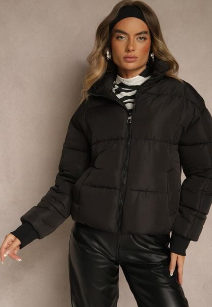 Czarna Kurtka Puffer z Pikowanymi Przeszyciami i Ściągaczami przy Rękawach Cenilea. Czarne kurtki damskie Renee, l, bez wzorów, z jeansu, z kapturem. Za 129.99 zł.
