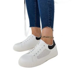 Białe ażurowe sneakersy Semhar. Białe trampki i tenisówki damskie w ażurowe wzory, ze skóry, eleganckie, bez zapięcia. Za 101.26 zł.