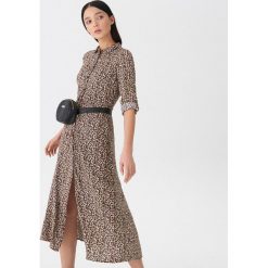 Sukienka w panterkę - Wielobarwn. Sukienki damskie marki House. Za 129.99 zł.