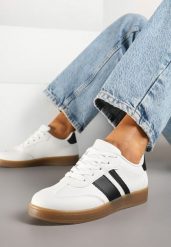 Białe Sneakersy Typu Tenisówki Ozdobione Paskami Amolana. Białe obuwie sportowe damskie Renee, bez wzorów, z jeansu, sportowe, bez zapięcia. Za 74.99 zł.
