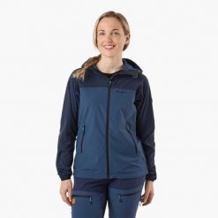 Kurtka outdoor hiking damska Swedemount Lofoten Stretch Jacket szybkoschnąca. Niebieskie kurtki damskie SWEDEMOUNT, bez wzorów, z tkaniny, bez kaptura, outdoorowe. Za 499.99 zł.