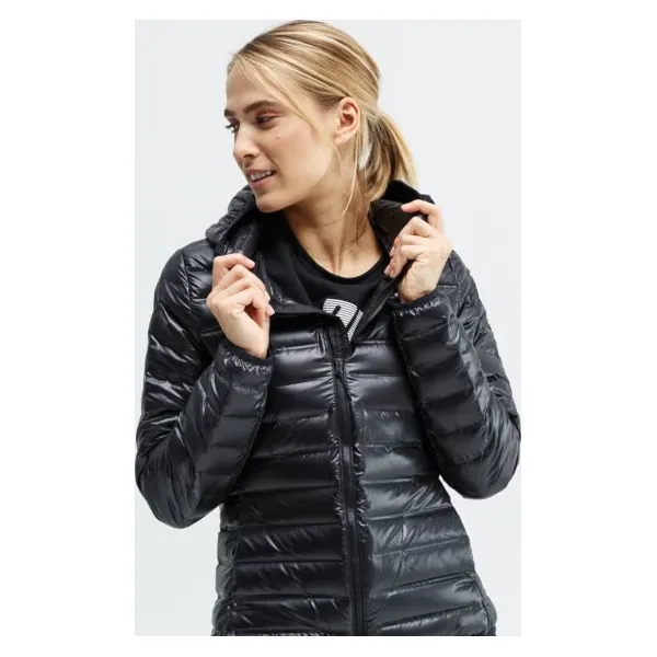 Adidas Kurtka W Varilite Ho J , czarny, rozmiar XS. Czarne kurtki damskie Adidas, na zimę, s, bez wzorów, z puchu, z kapturem. Za 499.99 zł.