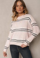 Jasnoróżowy Sweter z Bawełną w Paski Siadora. Czerwone swetry damskie Renee, bez wzorów, z bawełny, biznesowe, bez kołnierzyka, bez ramiączek, bez kaptura. Za 69.99 zł.