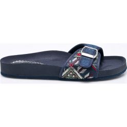 Desigual - Klapki Exotic Denim. Szare klapki damskie Desigual, z denimu. W wyprzedaży za 129.90 zł.