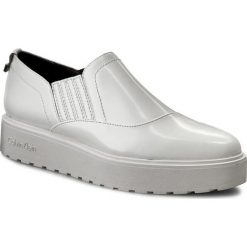 Półbuty CALVIN KLEIN - Vikki E1947 Platinum W. Półbuty damskie marki Calvin Klein. W wyprzedaży za 409.00 zł.