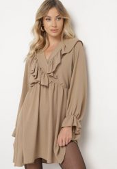 Ciemnobeżowa Rozkloszowana Sukienka o Kopertowym Kroju z Falbankami Celonara. Brązowe sukienki dla dziewczynek Born2be, bez wzorów, eleganckie, bez ramiączek. Za 69.99 zł.