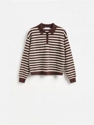 Sweter polo - brązowy. Brązowe swetry damskie Reserved, l, bez wzorów, z dzianiny, bez kołnierzyka, bez ramiączek, bez kaptura. Za 129.99 zł.