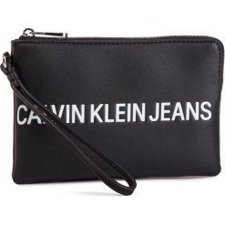 Torebka CALVIN KLEIN JEANS - Sculpted Logo Mini Wristlet K60K605269 001. Torebki do ręki damskie marki Calvin Klein Jeans. Za 179.00 zł.