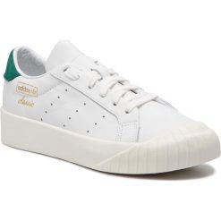 Buty adidas - Everyn W CG6076 Ftwwht/Ftwwht/Cgreen. Białe obuwie sportowe damskie Adidas, bez wzorów, z materiału, Adidas Advantage. W wyprzedaży za 269.00 zł.