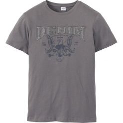 T-shirt z aplikacją i nadrukiem bonprix szary. T-shirty męskie marki bonprix. Za 32.99 zł.