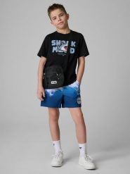 4F Spodenki plażowe boardshorty chłopięce - niebieskie 122/128 (6-8 lat). Niebieskie szorty dla chłopców 4f, na lato, bez wzorów, wakacyjne. Za 89.99 zł.