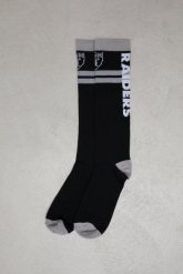 Las Vegas Raiders - OOSC x NFL Skarpety narciarskie / snowboardowe. Czarne skarpety damskie OOSC, bez wzorów, z elastanu. Za 132.99 zł.