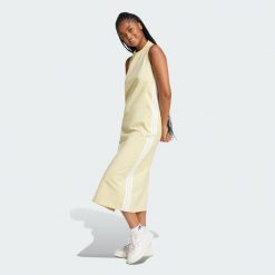 Sukienka Essentials 3-Stripes Long Racerback. Białe sukienki damskie Adidas, xs, bez wzorów, bez kołnierzyka, bez ramiączek, maxi. Za 199.00 zł.
