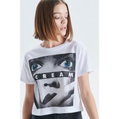 Koszulka Scream - Biały. Białe t-shirty damskie Cropp. Za 39.99 zł.