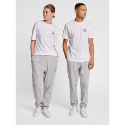 Koszulka Hummel Legacy 365. Białe t-shirty damskie Hummel, l, bez wzorów, z bawełny, eleganckie, bez kołnierzyka. Za 121.50 zł.
