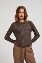 Wzorzysty sweter z wiązaniem w pasie czarny. Czarne swetry damskie MOODO, s, bez wzorów, z elastanu, bez kołnierzyka, bez ramiączek, bez kaptura. W wyprzedaży za 34.98 zł.