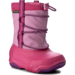Śniegowce CROCS - Swiftwater Waterproof Boot K 204657 Party Pink/Candy Pink. Buty zimowe dziewczęce marki Crocs. W wyprzedaży za 209.00 zł.