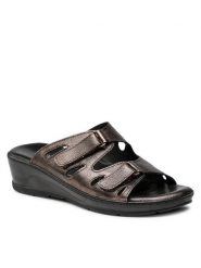 Go Soft Klapki WI16-SHEENA-04 Brązowy. Brązowe klapki damskie GO SOFT, bez wzorów, ze skóry, bez obcasa. Za 119.99 zł.
