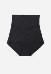 Czarna Bielizna Modelująca Majtki High Waist Zdobione Skośnymi Przeszyciami Kikoneva. Czarna bielizna wyszczuplająca Renee. Za 59.99 zł.