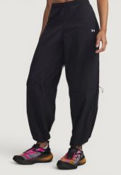 Spodnie Kobieta UNDER ARMOUR UA Rival Woven Bungee. Czarne spodnie sportowe damskie Under Armour, s, bez wzorów, z poliesteru, na fitness i siłownię. Za 298.40 zł.