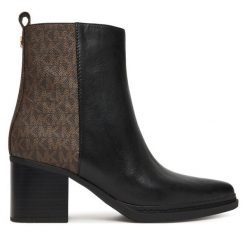 Botki MICHAEL Michael Kors. Czarne botki damskie MICHAEL Michael Kors, bez obcasa, na słupku, bez zapięcia. Za 629.99 zł.
