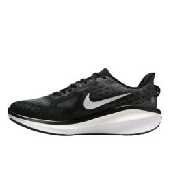 Buty do biegania damskie Nike Vomero 17. Czarne obuwie sportowe damskie Nike, bez wzorów, z materiału, do biegania. Za 730.50 zł.