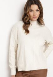 Jasnobeżowy Sweter z Półgolfem z Ozdobnym Wzorem na Dzianinie Kirtana. Brązowe swetry damskie Born2be, na zimę, m, bez wzorów, z dzianiny, bez kołnierzyka, bez ramiączek, bez kaptura. Za 49.99 zł.