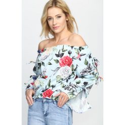 Jasnoniebieska Bluzka Believe In Me. Bluzki damskie Born2be, s, bez wzorów, bez kołnierzyka, bez ramiączek. Za 24.99 zł.