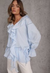 Niebieska Eteryczna Bluzka z Bawełny Zdobiona Falbankami i Ściągaczem w Pasie Cezarelle. Niebieskie bluzki damskie Renee, l, z aplikacjami, z bawełny, bez kołnierzyka, bez ramiączek. Za 169.99 zł.