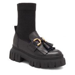 Botki Badura. Czarne botki damskie Badura, bez obcasa, na płaskiej podeszwie, bez zapięcia. Za 399.99 zł.