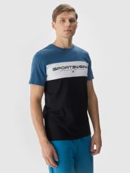 4F T-shirt z nadrukiem męski - niebieski L. Niebieskie koszulki sportowe męskie 4f, l, bez wzorów, z bawełny, klasyczne, bez kołnierzyka. W wyprzedaży za 39.99 zł.