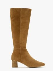 Rude kozaki na niskim obcasie. Brązowe kozaki damskie Ryłko, ze skóry, z okrągłym noskiem, bez obcasa, na obcasie. W wyprzedaży za 199.99 zł.