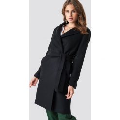 Trendyol Płaszcz Arched - Black. Czarne płaszcze damskie Trendyol, w paski. Za 283.95 zł.