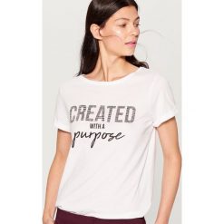 Koszulka z aplikacją - Biały. T-shirty damskie marki Mohito. W wyprzedaży za 29.99 zł.