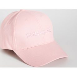 Czapka z napisem - Różowy. Czapki i kapelusze damskie marki Sinsay. Za 14.99 zł.