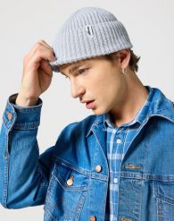 WRANGLE SIGN OFF MĘSKA CZAPKA BEANIE ZIMOWA CIEPŁA PEARL BLUE 112356871 W0M9007566. Niebieskie czapki i kapelusze męskie Wrangler, na zimę, bez wzorów. Za 79.99 zł.