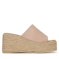 Klapki DeeZee. Brązowe klapki damskie DeeZee, bez wzorów, bez obcasa. Za 129.99 zł.