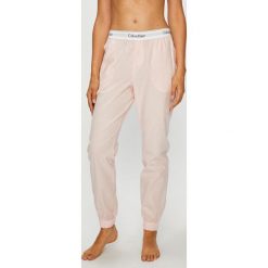 Calvin Klein Underwear - Spodnie piżamowe. Szare piżamy damskie Calvin Klein Underwear, z bawełny. Za 179.90 zł.