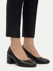 Go Soft Czółenka CEO-HY25127-1 Czarny. Czarne czółenka damskie GO SOFT, bez wzorów, ze skóry, bez obcasa, bez zapięcia. Za 139.99 zł.