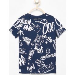 T-shirt z nadrukiem - Granatowy. Niebieskie t-shirty dla chłopców Reserved, z nadrukiem. Za 39.99 zł.